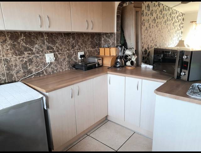 4 BEDROOM HOUSE FOR SALE IN BLUFF
